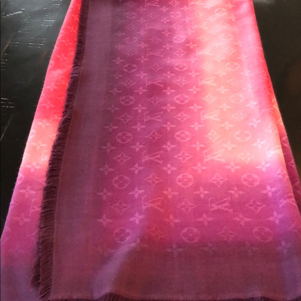 Louis Vuitton Shawl